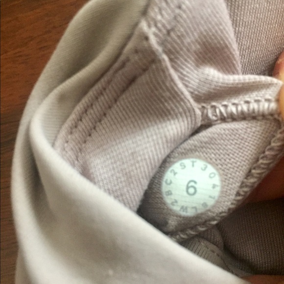 Lululemon Pushing Limits Sports Bra - Picture 6 of 6